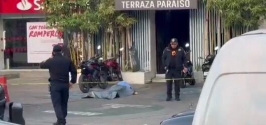 VIDEO: Un hombre es asesinado a balazos en un bar de Tlalpan; cuatro más resultan heridos